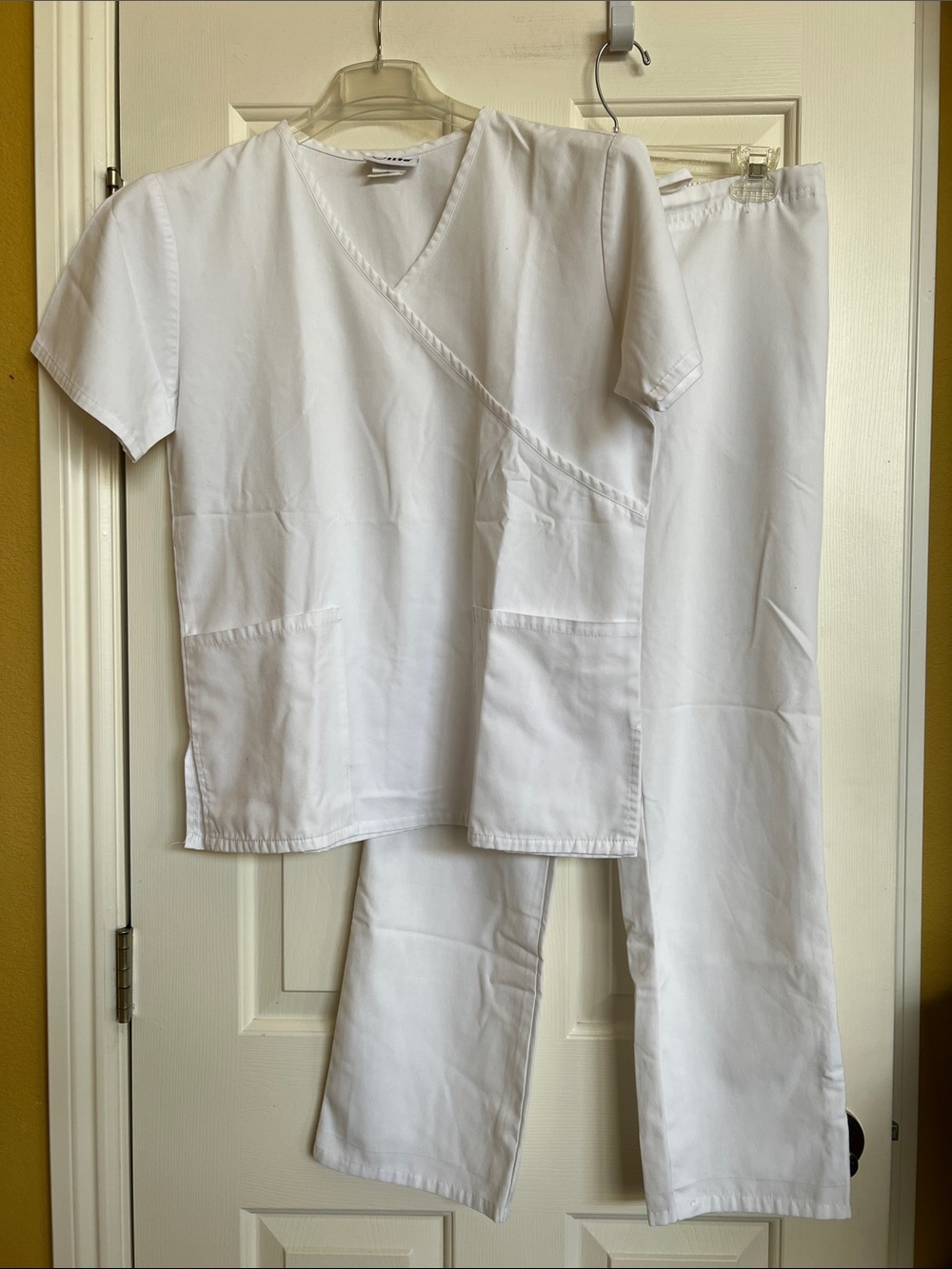 Life scrub sets ( tops / pants )